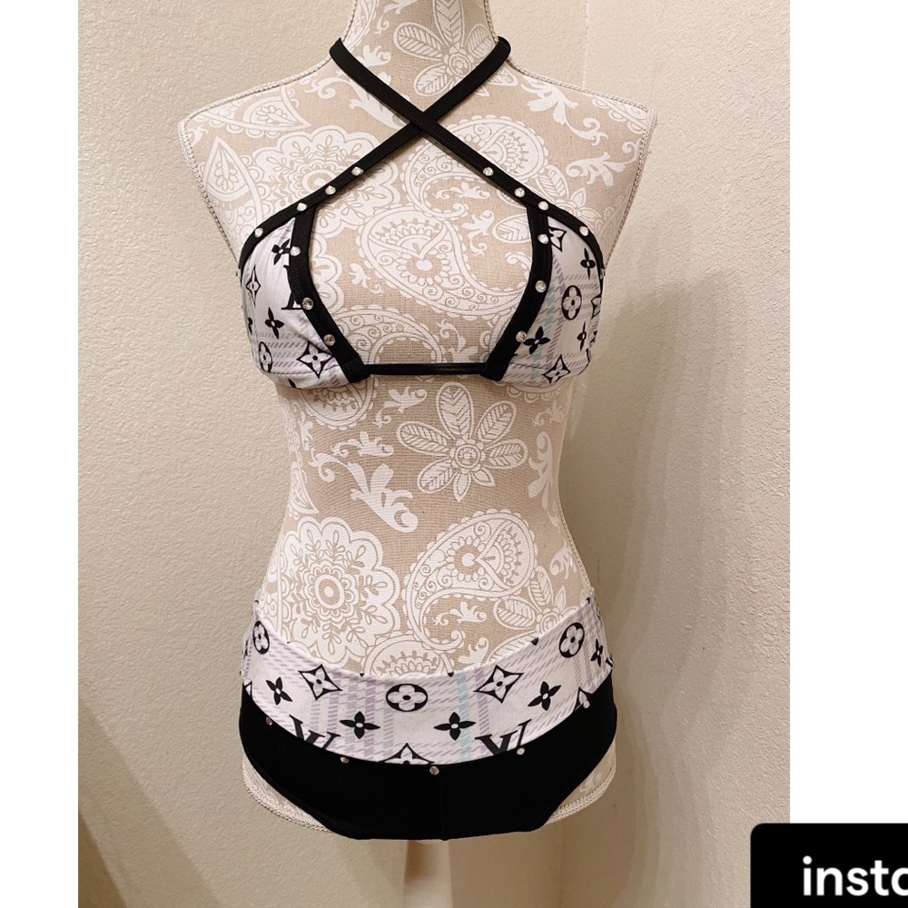 Exotic Dancewear (2 Piece)